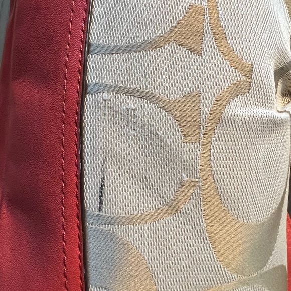 Small Coach Poppy Purse with gold accents - Picture 14 of 16